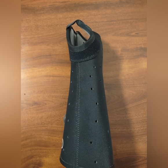 EXOS Boa Technology - Arm Wrist Brace - Left Arm MEDIUM Open Thumb - Picture 3 of 6